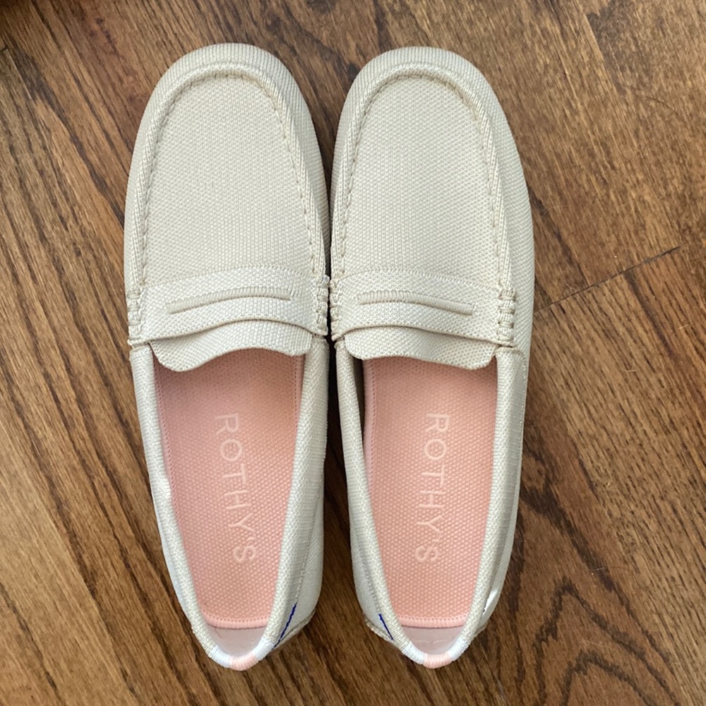 NWT Rothy’s The Driver in Sesame